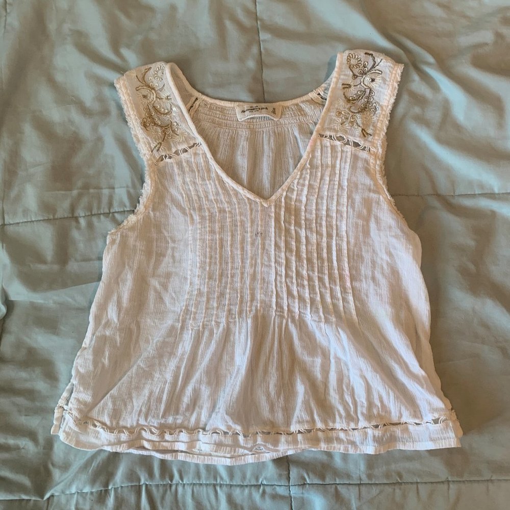 Abercrombia & Fitch White Top